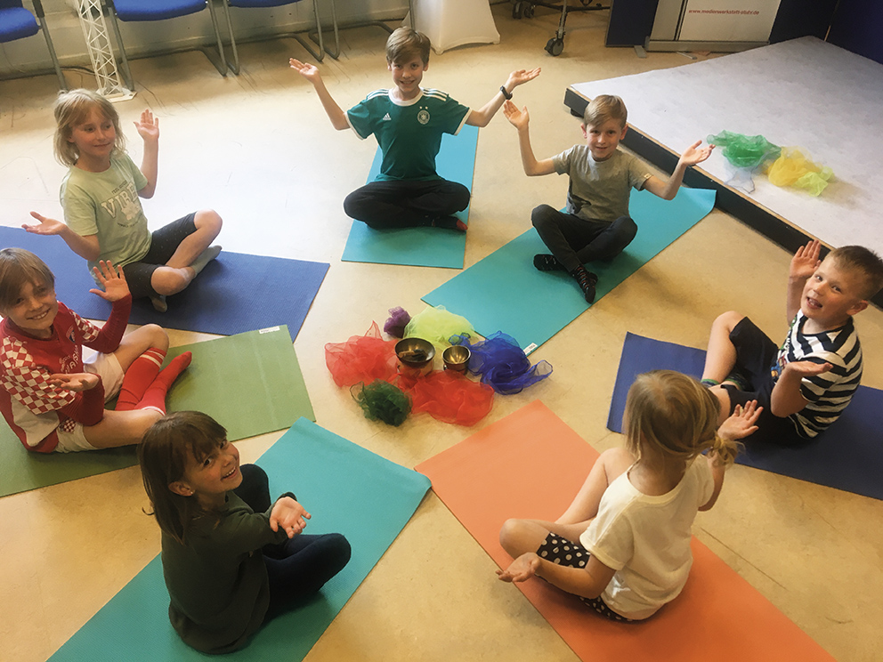 Mehr über den Artikel erfahren 02.1 – Yoga und Kunst für Kinder von 4-6 Jahren (Kurs 2.1 im Programmheft 2025/26)